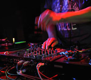 花季 雨季（刘志毅词 朱汉民曲）音乐简谱