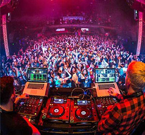 美丽中国（杨成春陆良民词陆良民曲、马云松配伴奏、正谱）音乐简谱