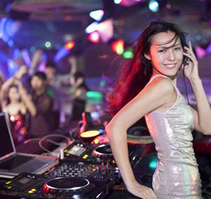 铁血丹心（顾嘉辉曲 王憓订谱）音乐简谱