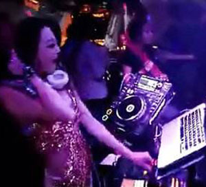 初级小提琴二重奏：猎人合唱音乐简谱