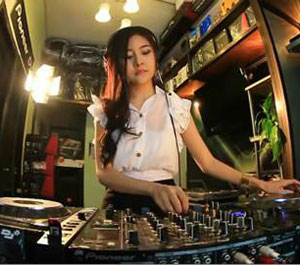 江边人女声小合唱音乐简谱