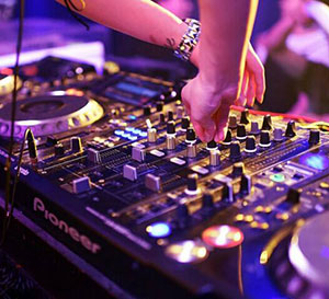 万籁入歌音乐简谱