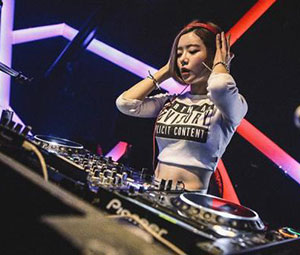 [美]爱的旋律（电影《人鬼情未了》主题歌）音乐简谱